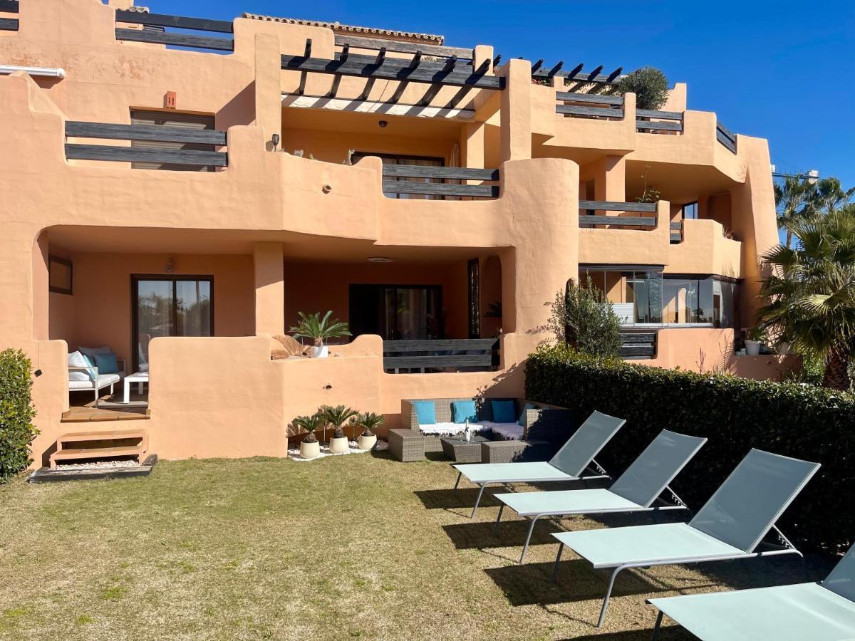 Casares Beach Golf Apartment With Private Garden Direct Pool Access Exterior foto